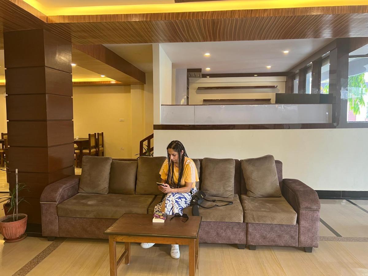 Hotel Murano Pokhara Esterno foto