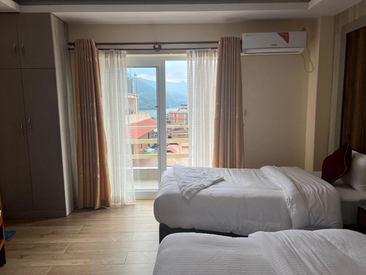 Hotel Murano Pokhara Esterno foto