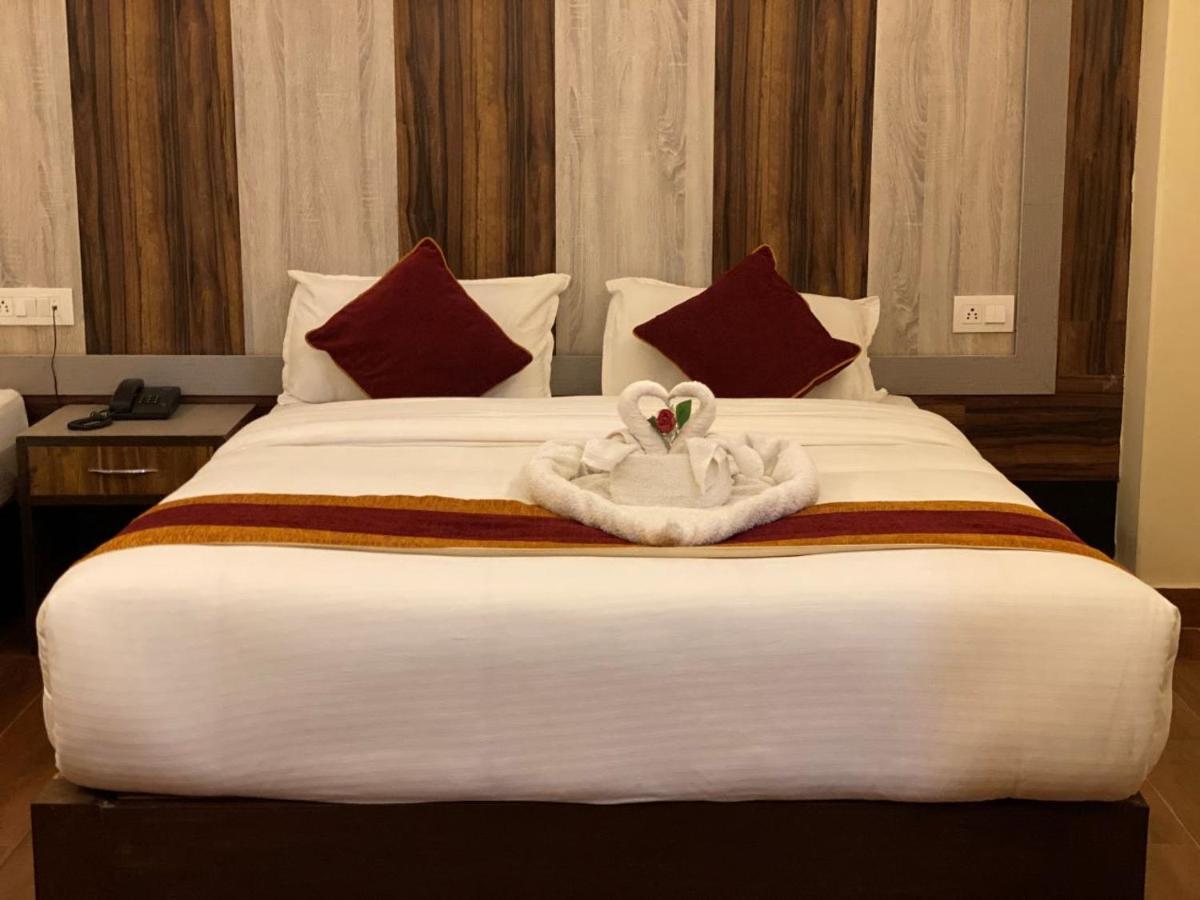 Hotel Murano Pokhara Esterno foto