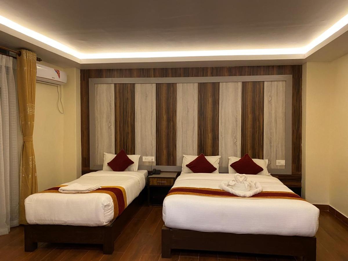 Hotel Murano Pokhara Esterno foto