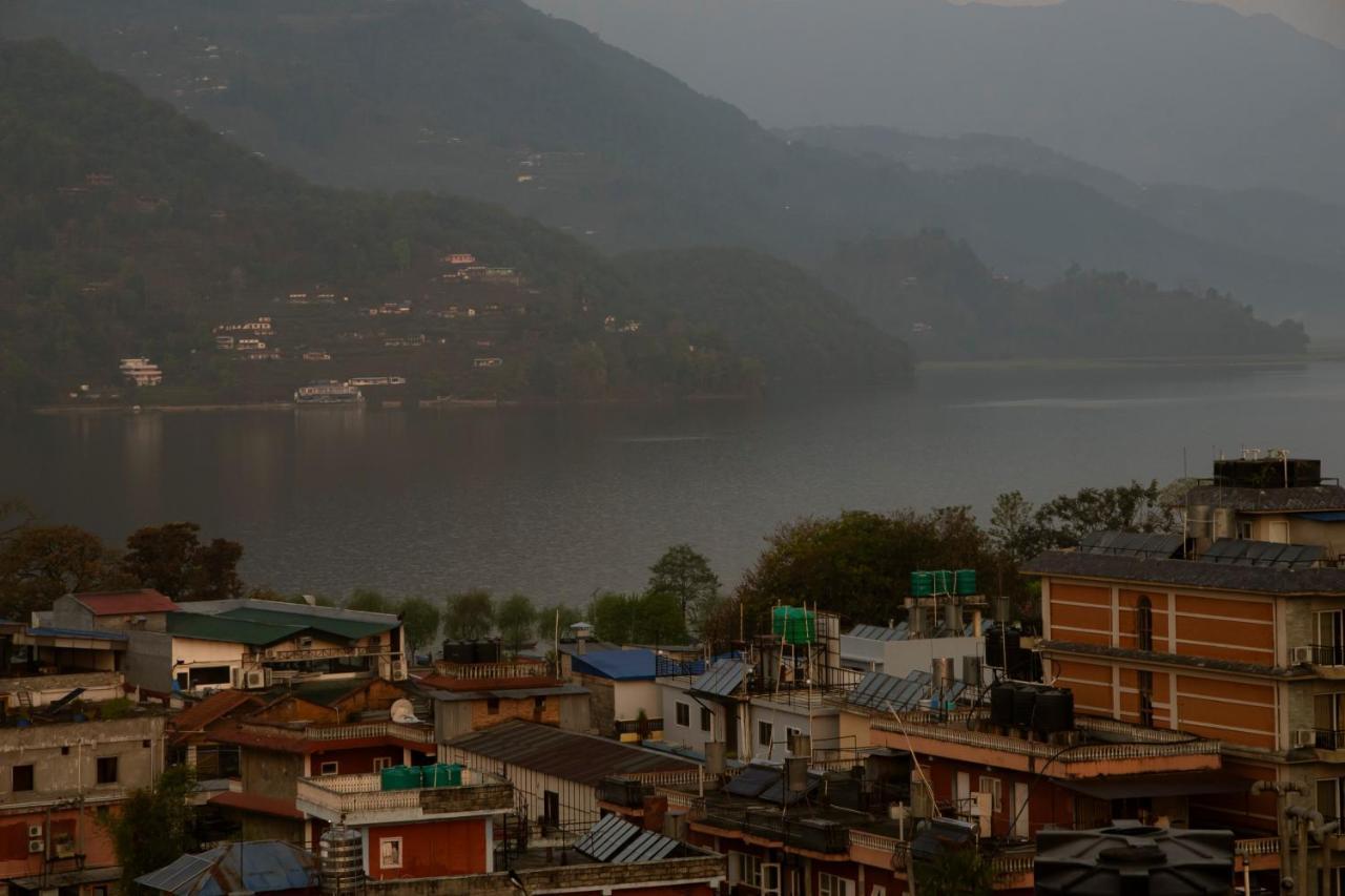 Hotel Murano Pokhara Esterno foto