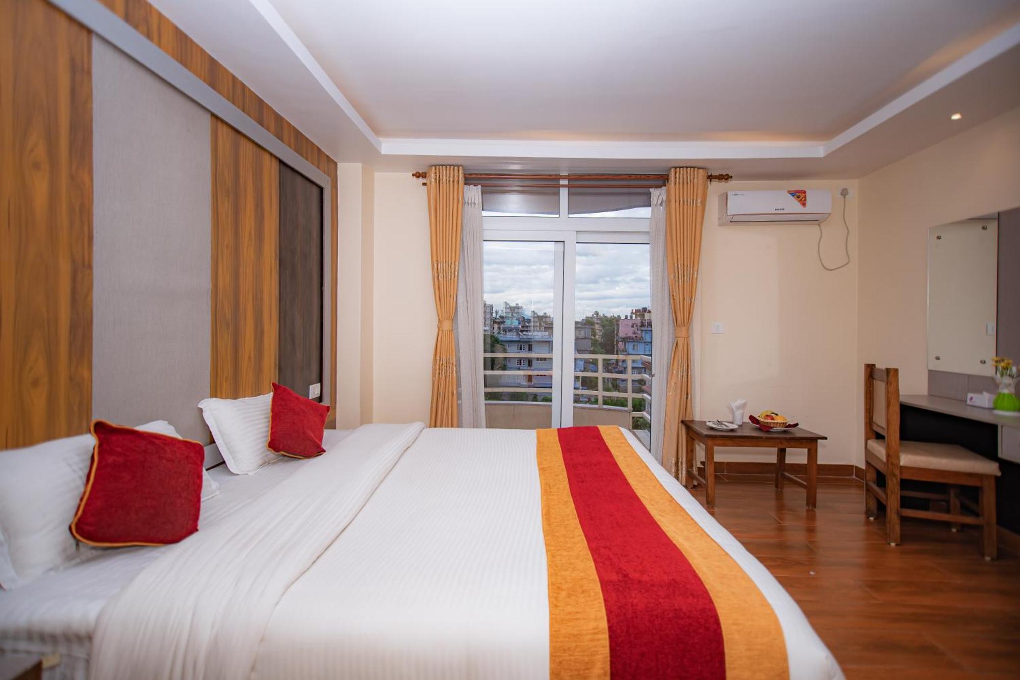 Hotel Murano Pokhara Esterno foto