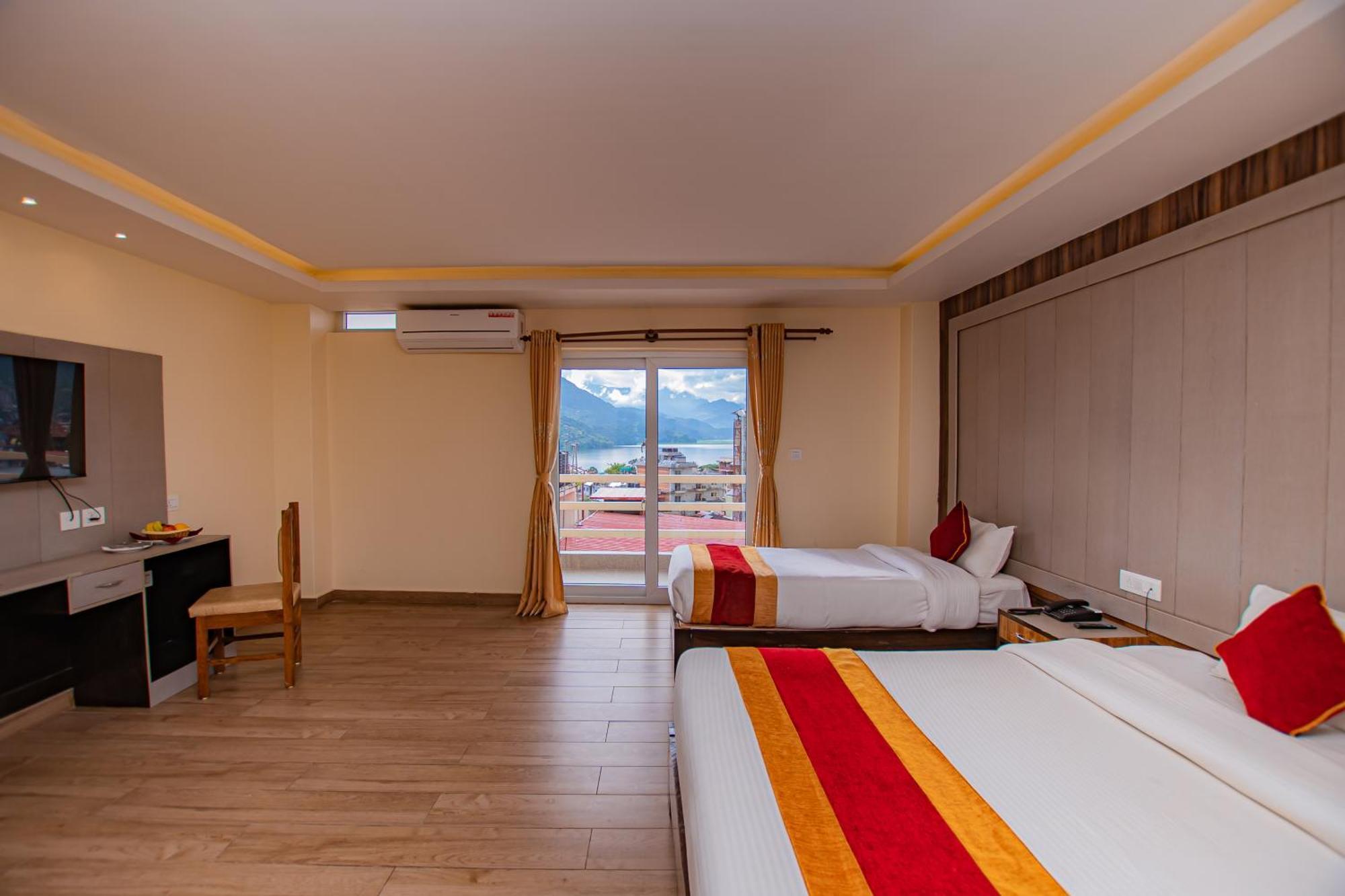 Hotel Murano Pokhara Esterno foto