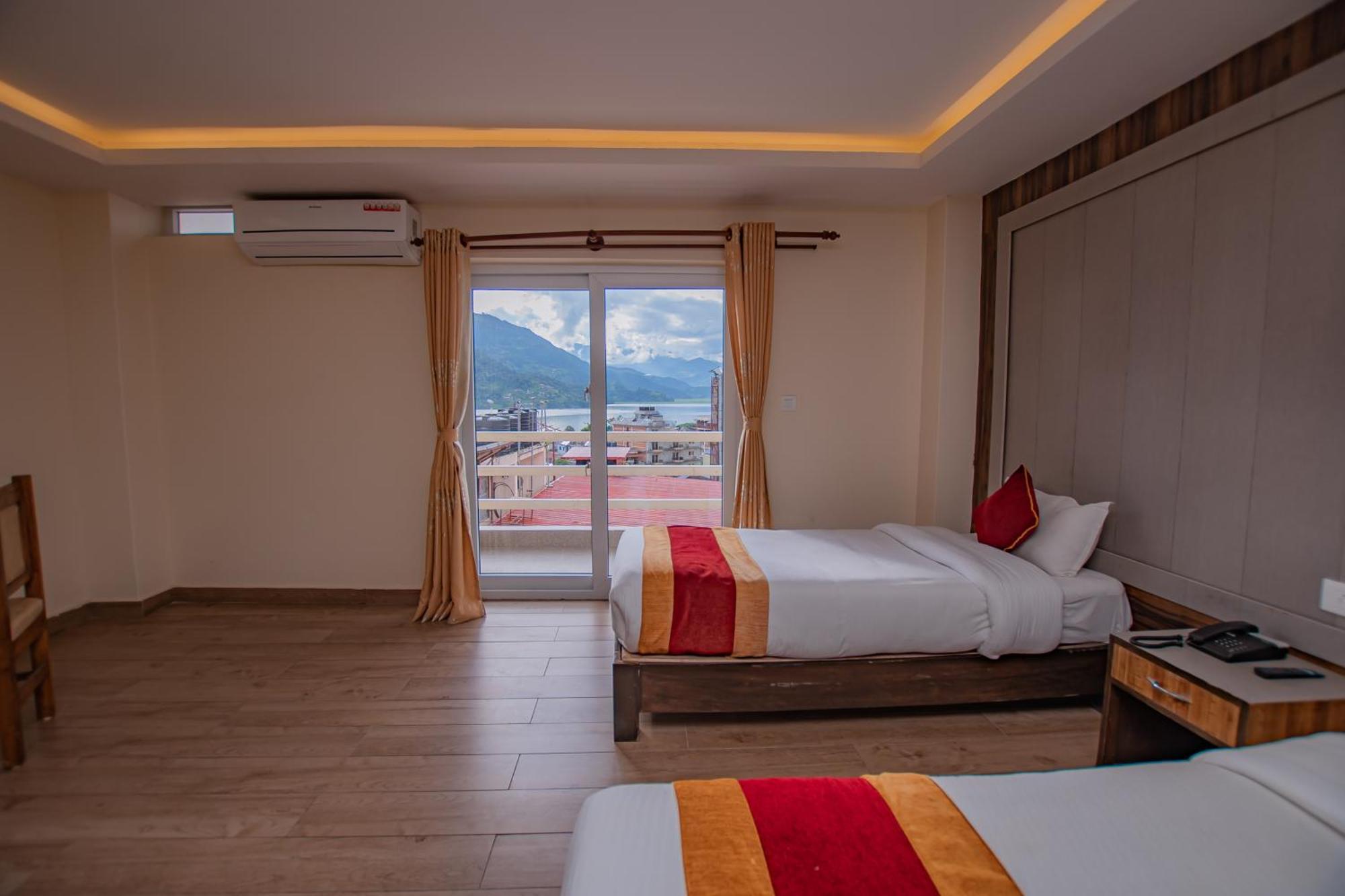 Hotel Murano Pokhara Esterno foto